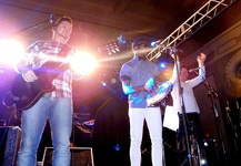 Celinho e Banda se apresentam na abertura do Show do Bola no Comercial (18)